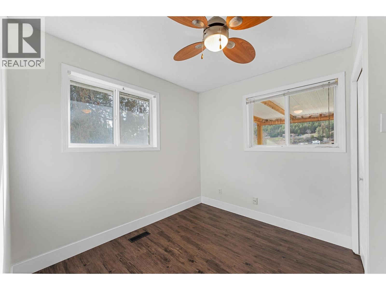  482 Snowsell Street North, Kelowna