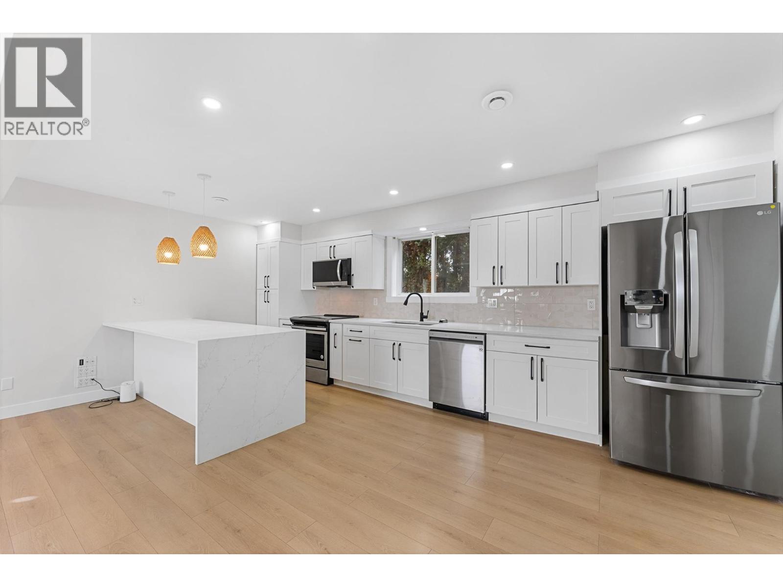  482 Snowsell Street North, Kelowna