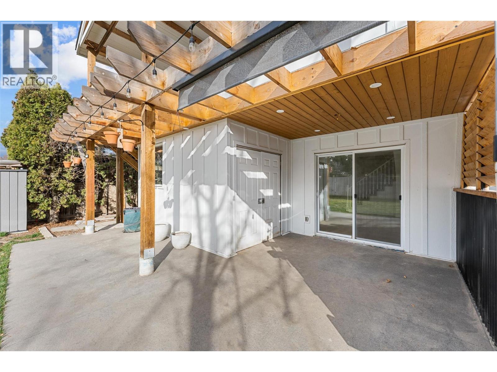  482 Snowsell Street North, Kelowna