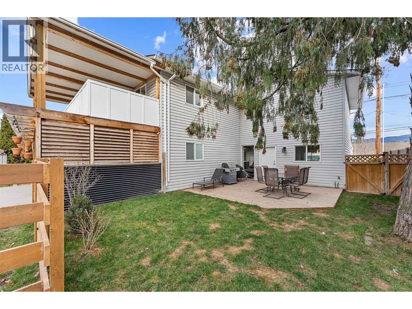  482 Snowsell Street North, Kelowna