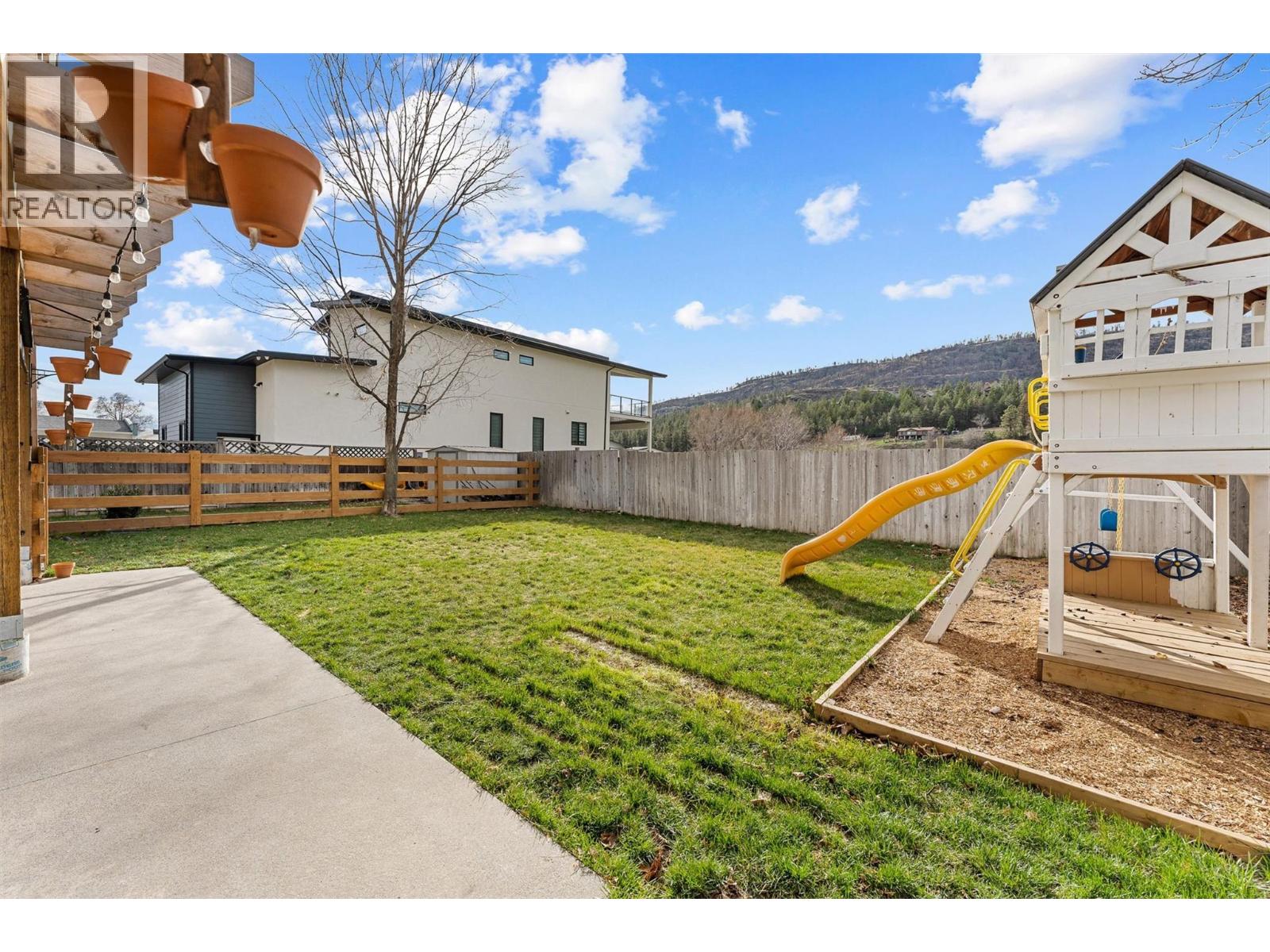  482 Snowsell Street North, Kelowna