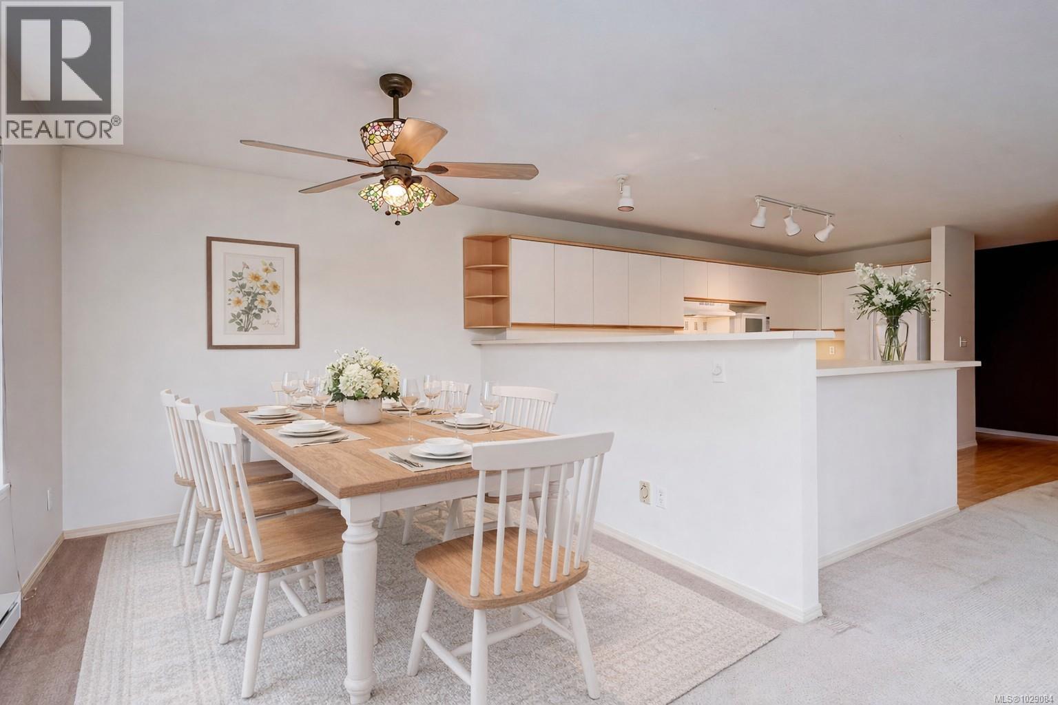 2011 GOVENLOCK PL - 6