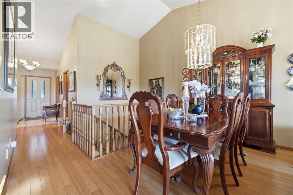 Single Family House Bungalow for Sale in  Edgeland Close NW Edgemont Calgary 