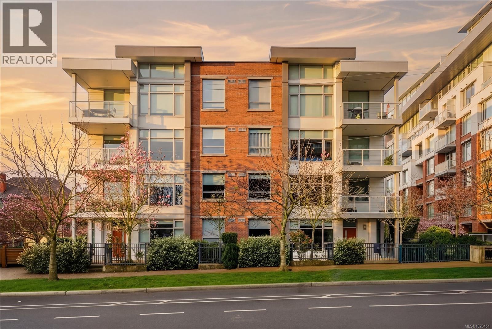 205 640 Michigan Street, Victoria