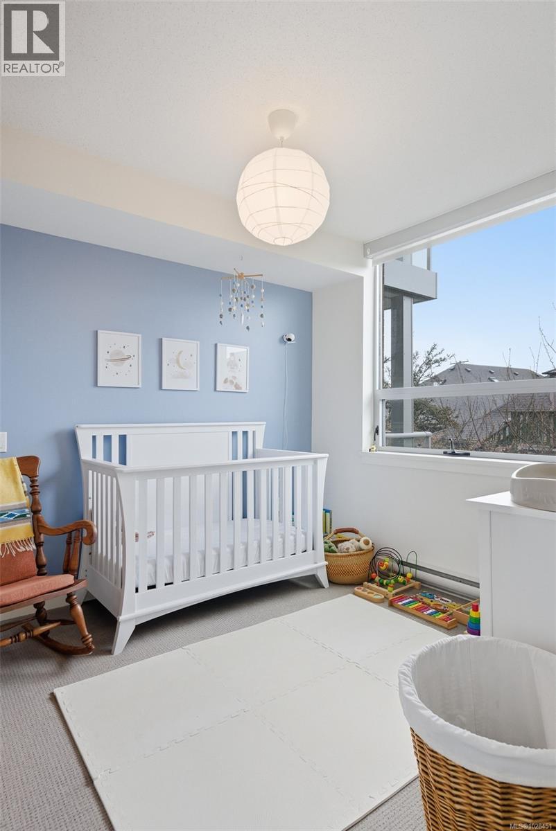 205 640 Michigan St, Victoria