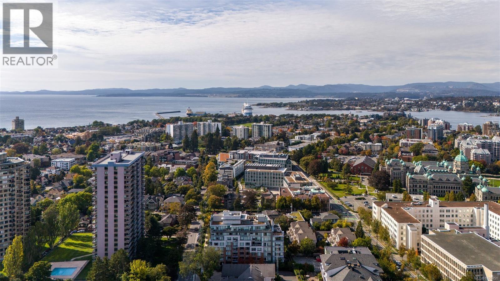 205 640 Michigan St, Victoria