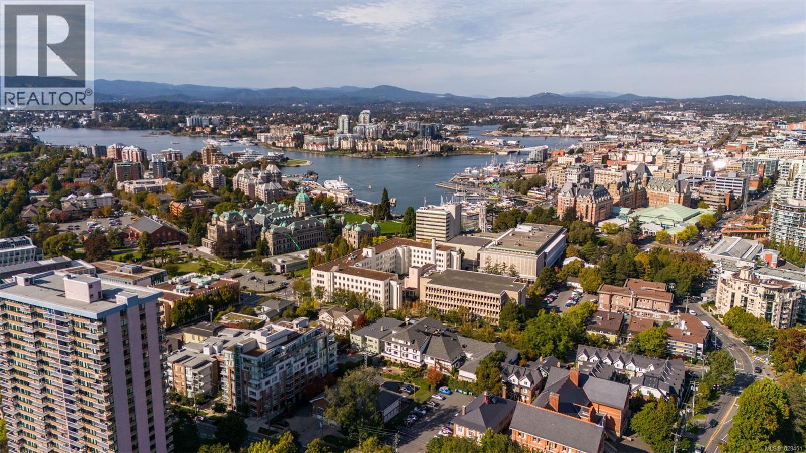 205 640 Michigan St, Victoria