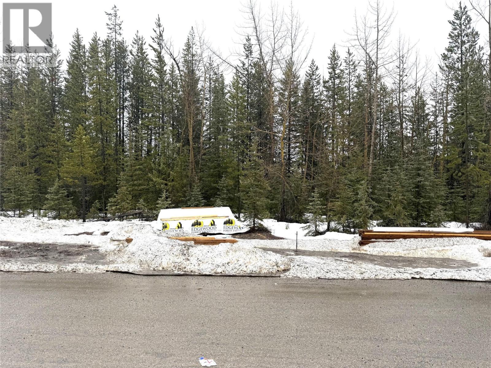 3 DALLAS Place, Elkford