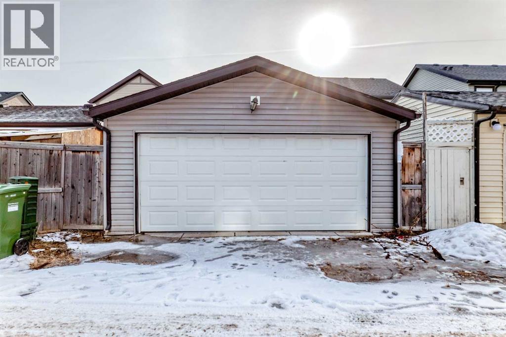 Single Family House for Sale in  New Brighton Grove SE New Brighton Calgary 
