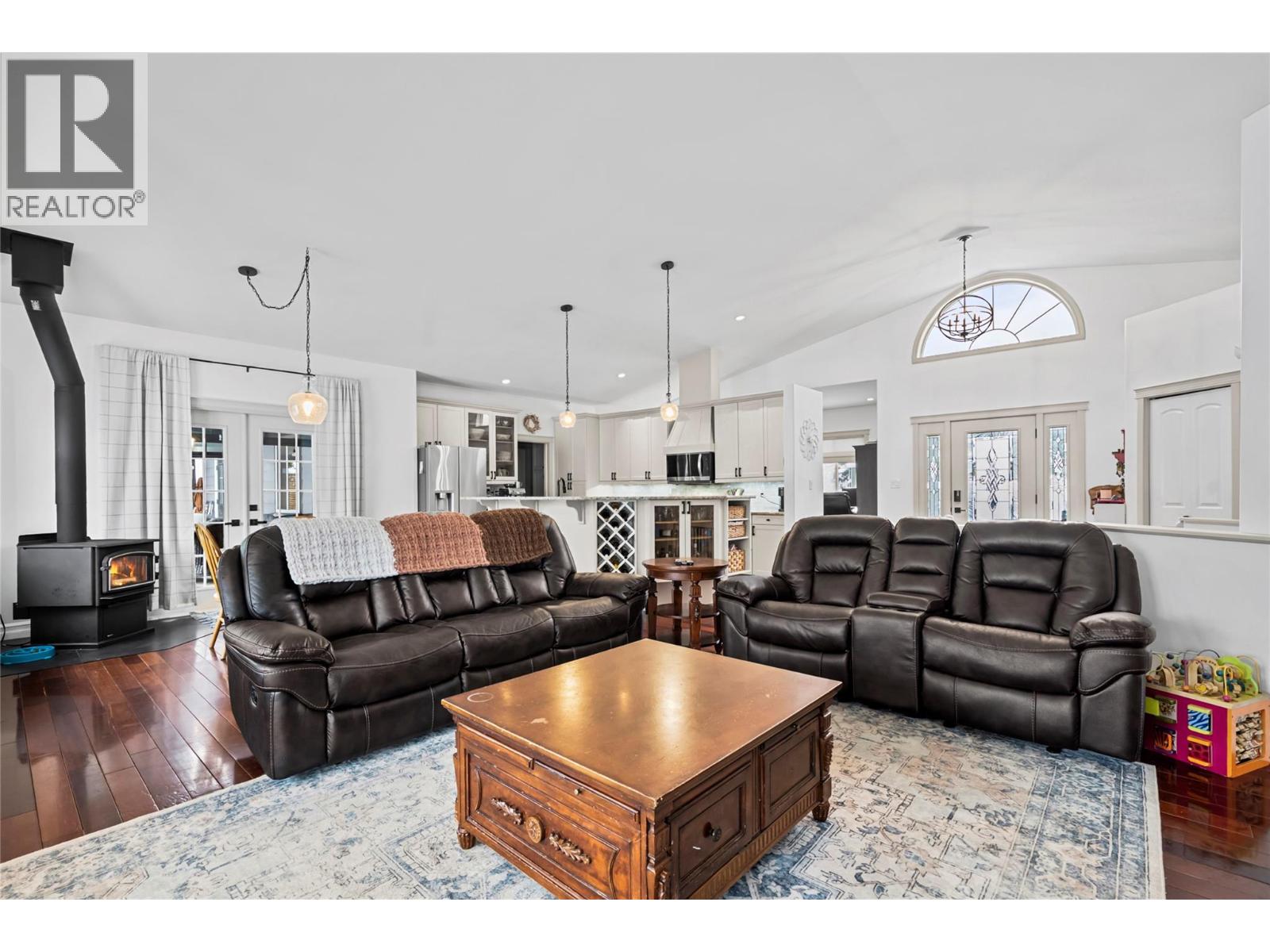  2635 Golf View Place, Blind Bay