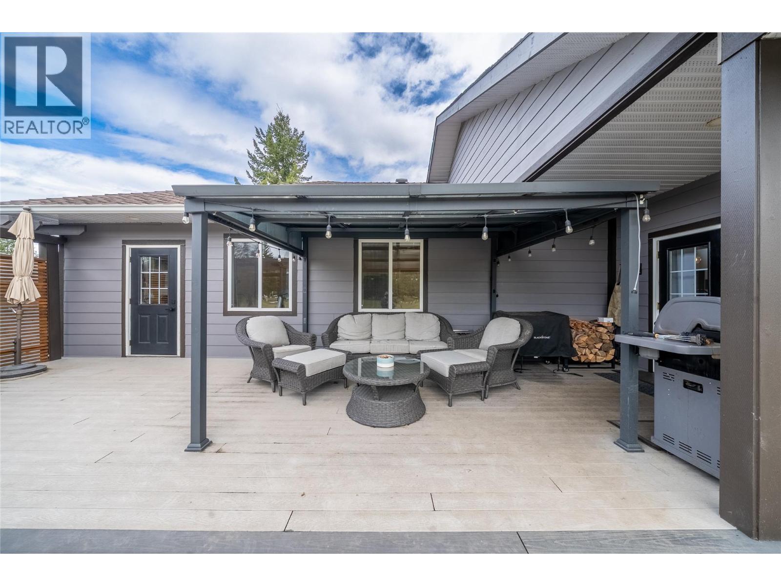  2635 Golf View Place, Blind Bay