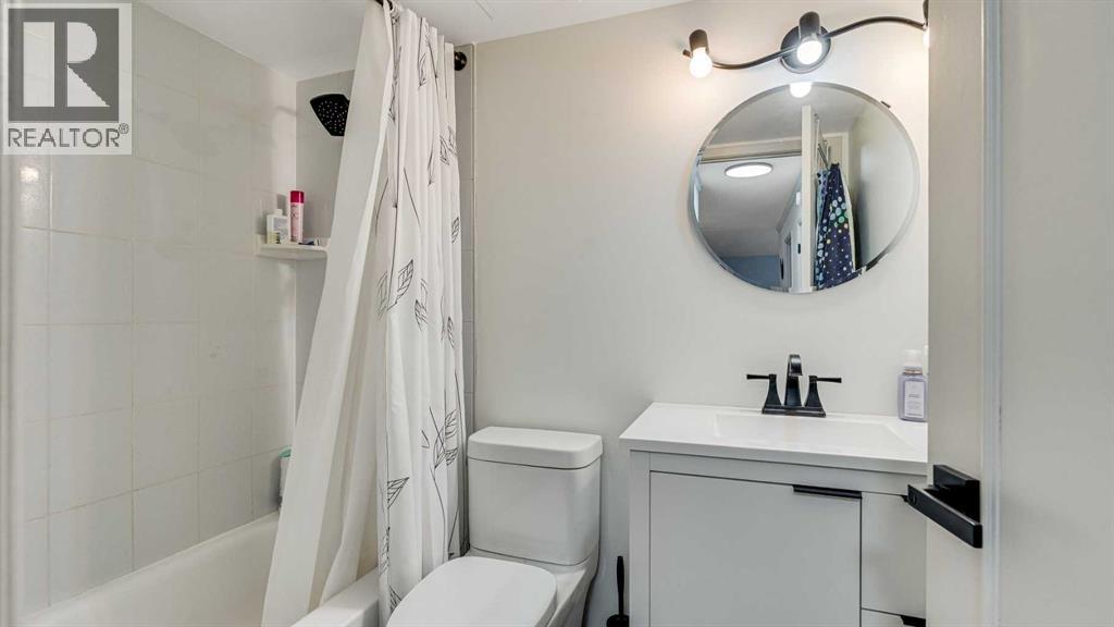 Single Family House for Sale in    Avenue NW West Hillhurst Calgary 