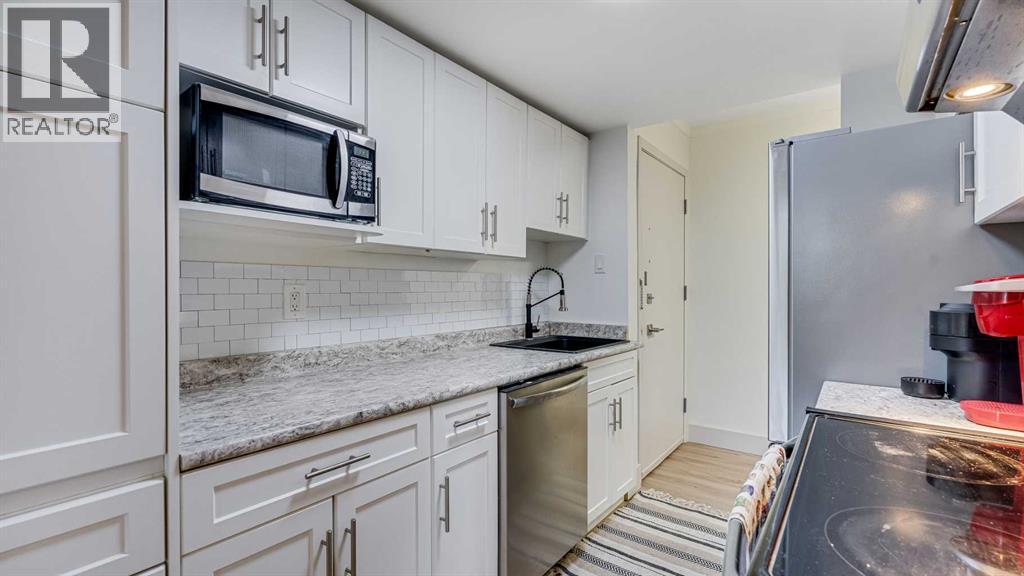 Single Family House for Sale in    Avenue NW West Hillhurst Calgary 