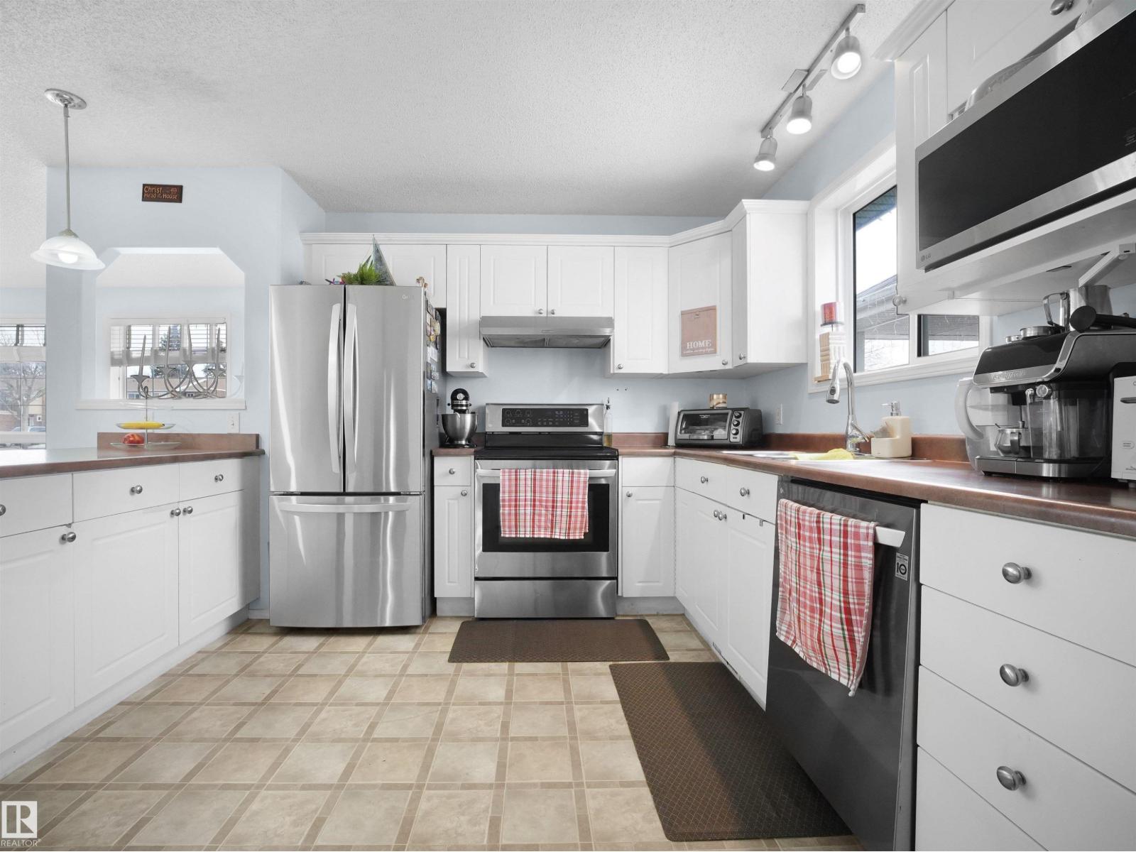 Single Family House for Sale in   ST NW Edmonton 