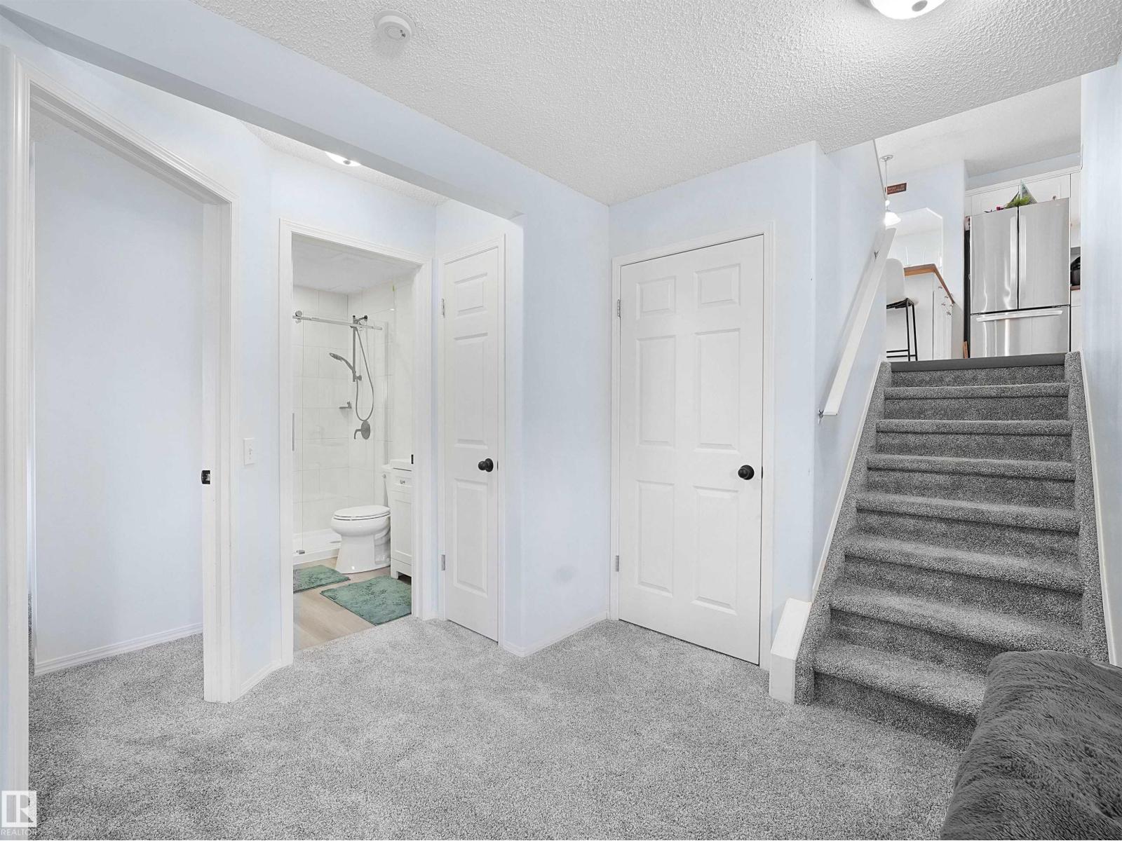 Single Family House for Sale in   ST NW Edmonton 