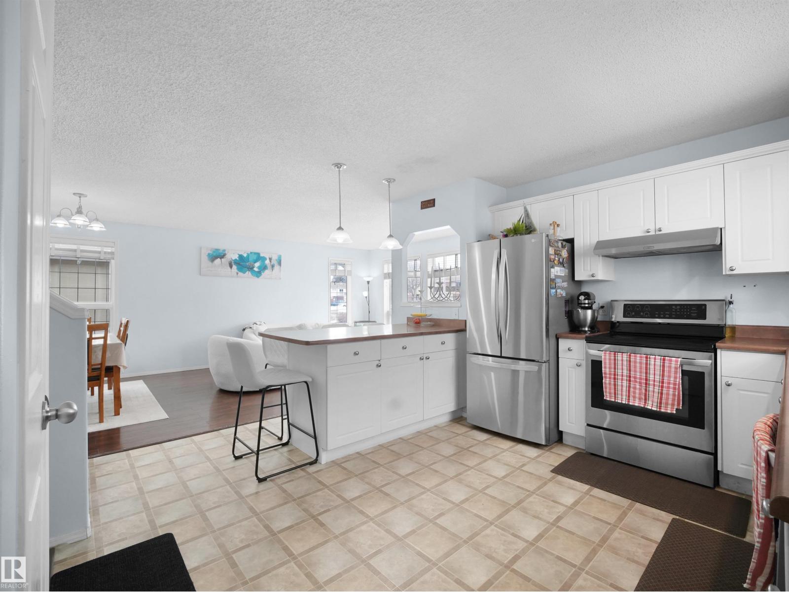 Single Family House for Sale in   ST NW Edmonton 