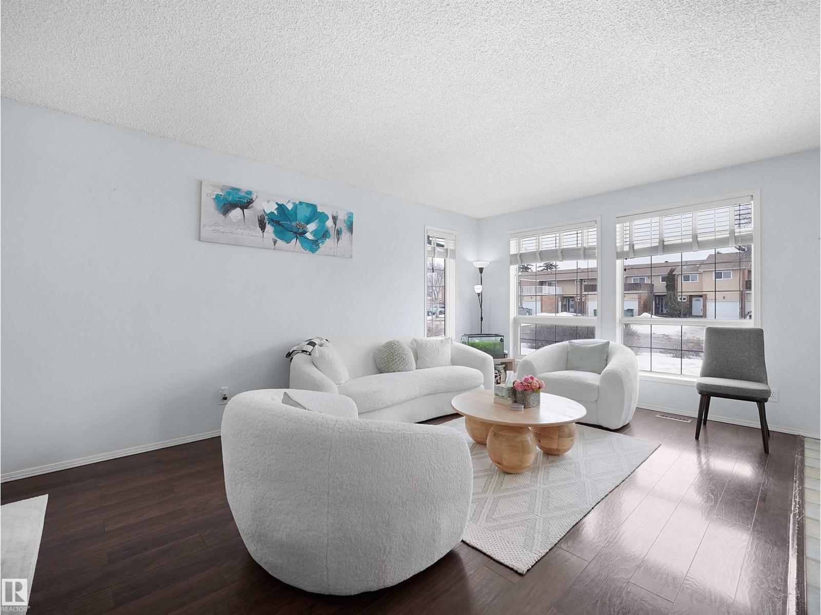 Single Family House for Sale in   ST NW Edmonton 