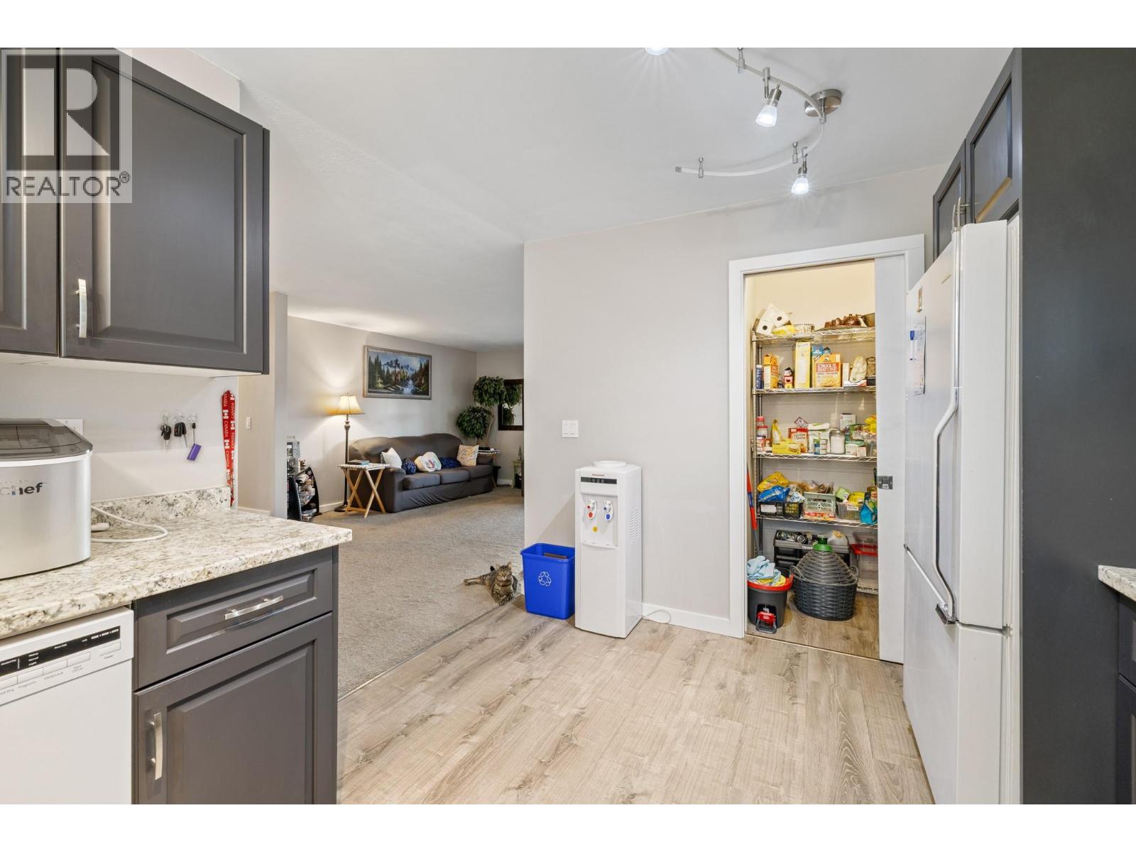  870 Dougall Road South, Kelowna