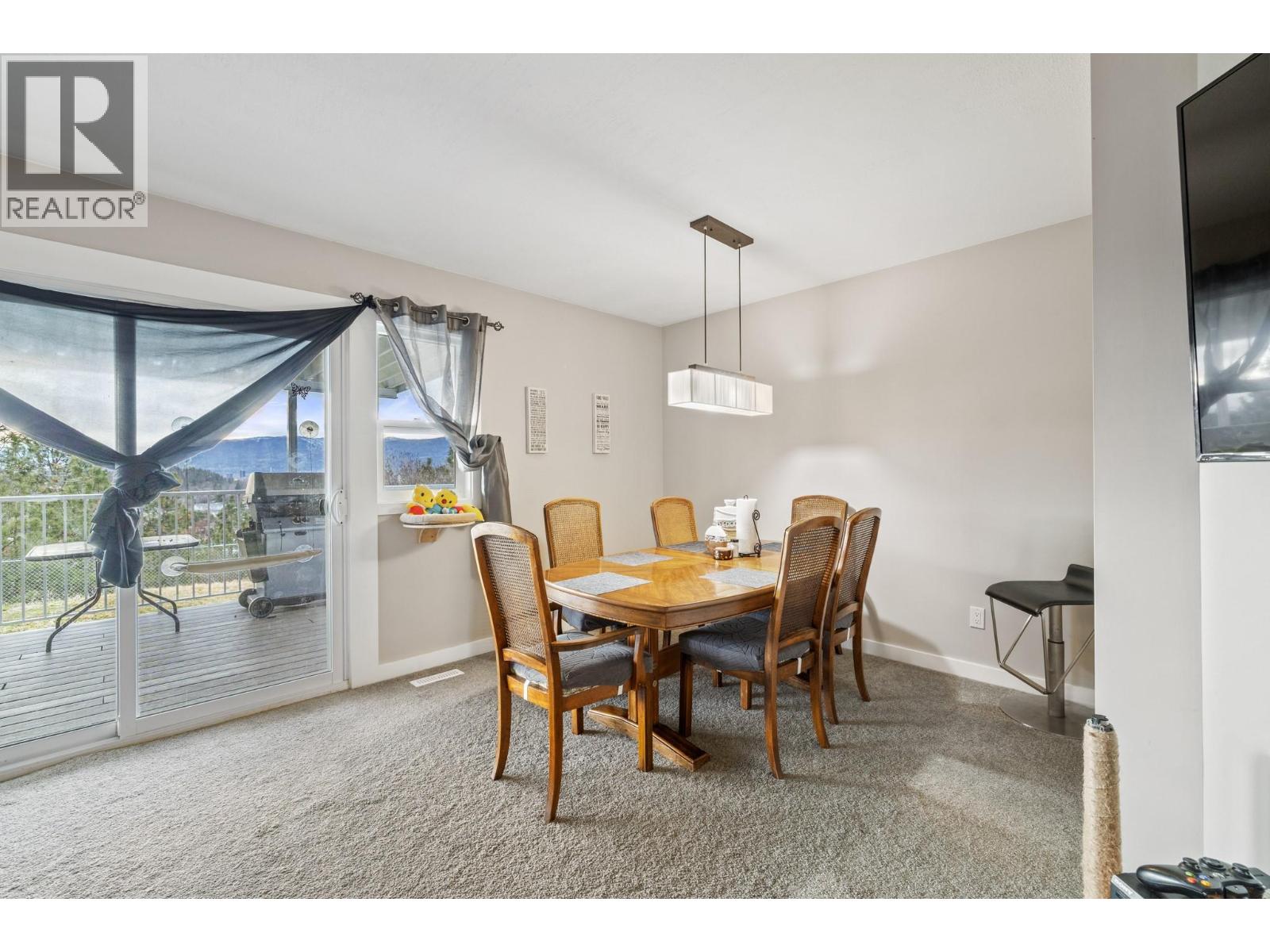  870 Dougall Road South, Kelowna