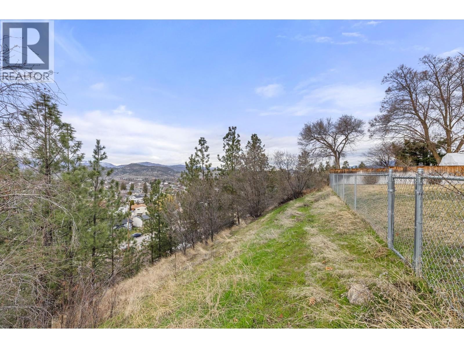  870 Dougall Road South, Kelowna