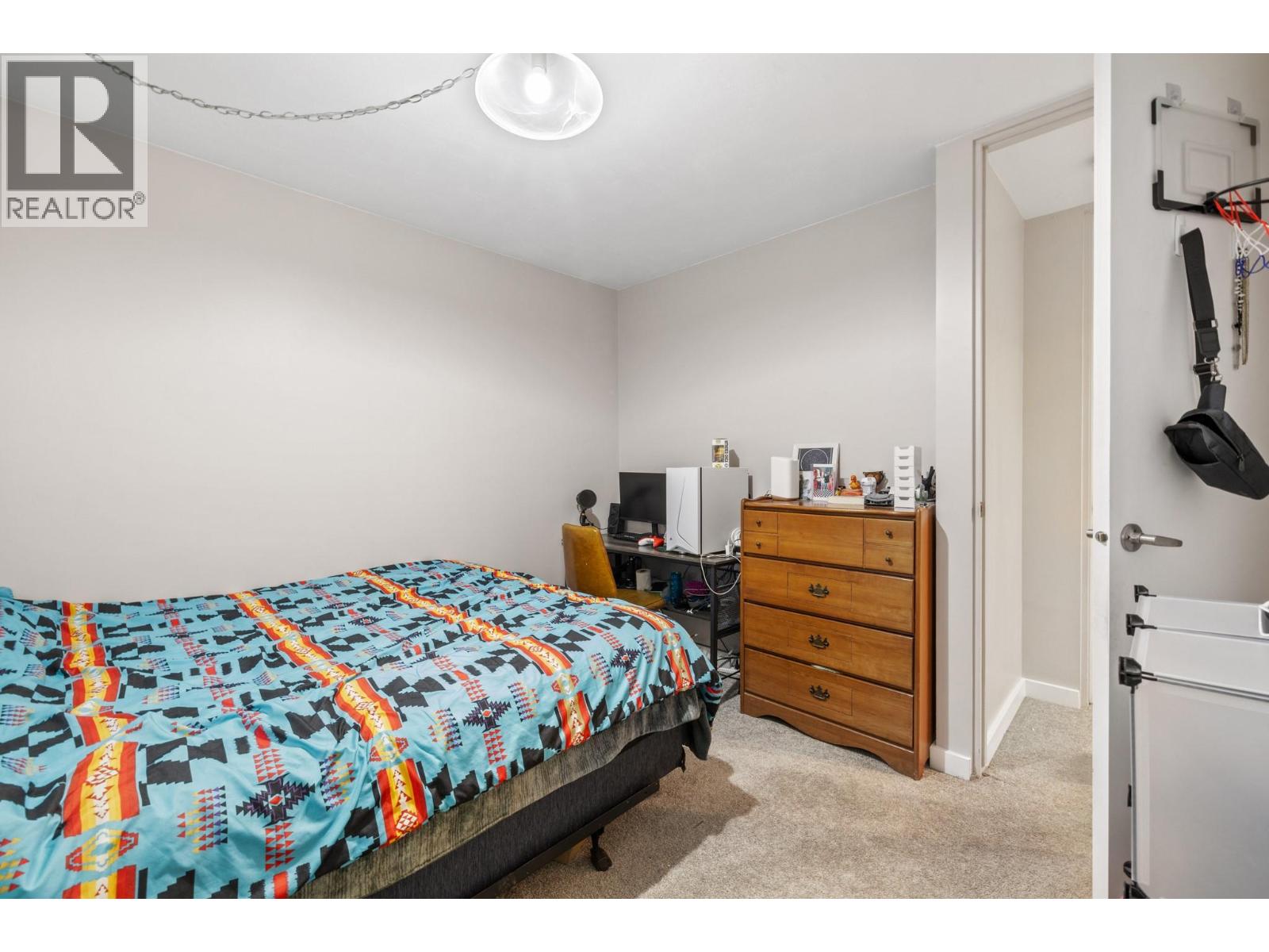  870 Dougall Road South, Kelowna