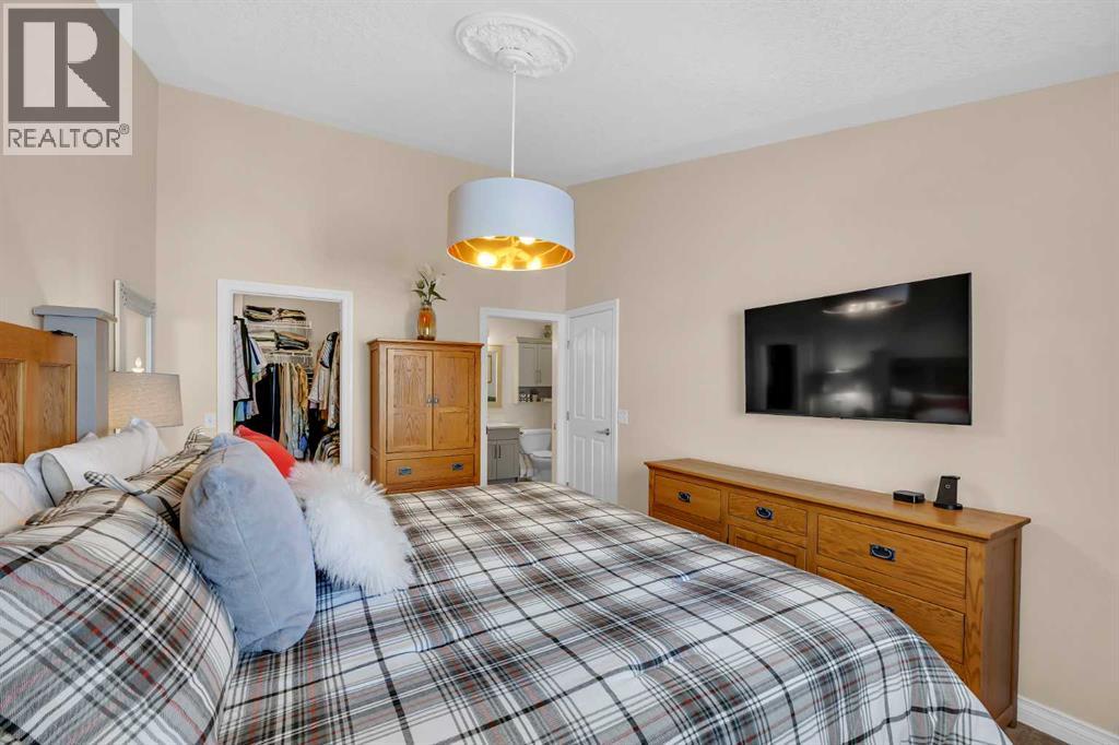 Single Family House for Sale in  Mt Douglas Villas SE McKenzie Lake Calgary 