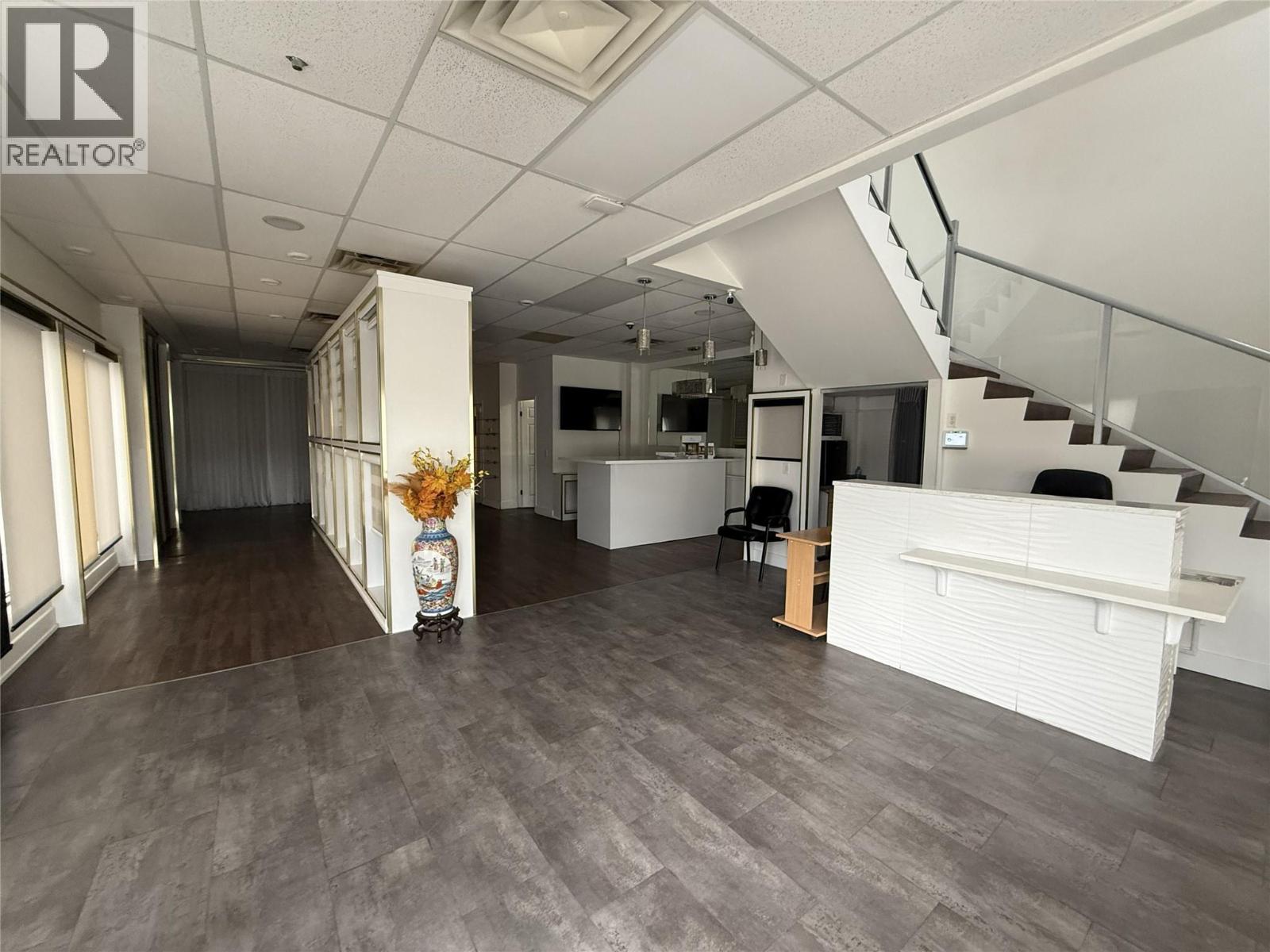  595 Lawrence Avenue, Kelowna