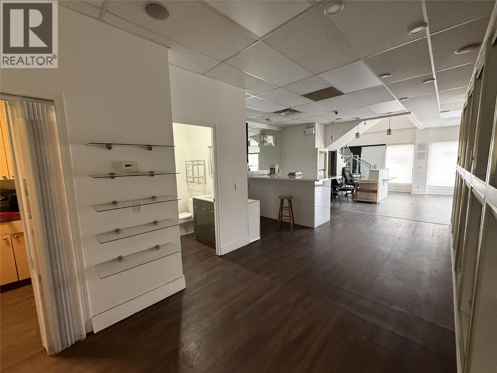  595 Lawrence Avenue, Kelowna