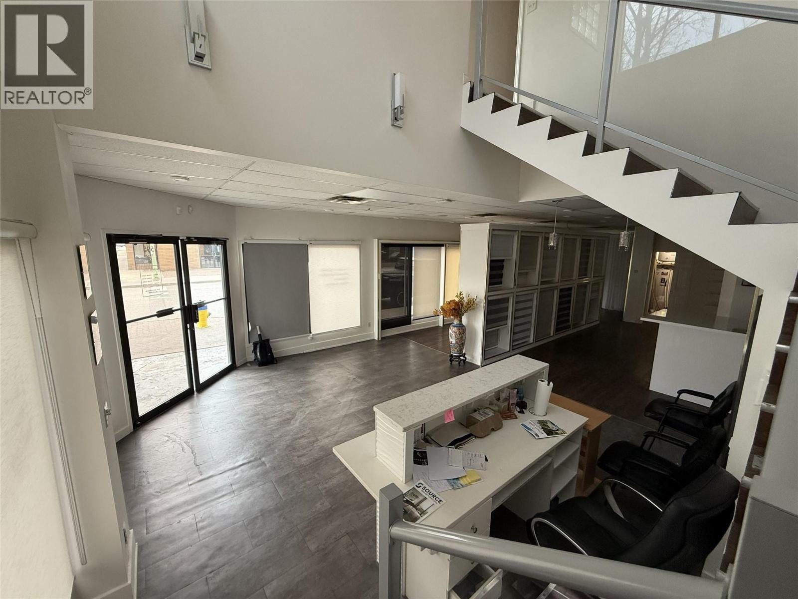  595 Lawrence Avenue, Kelowna