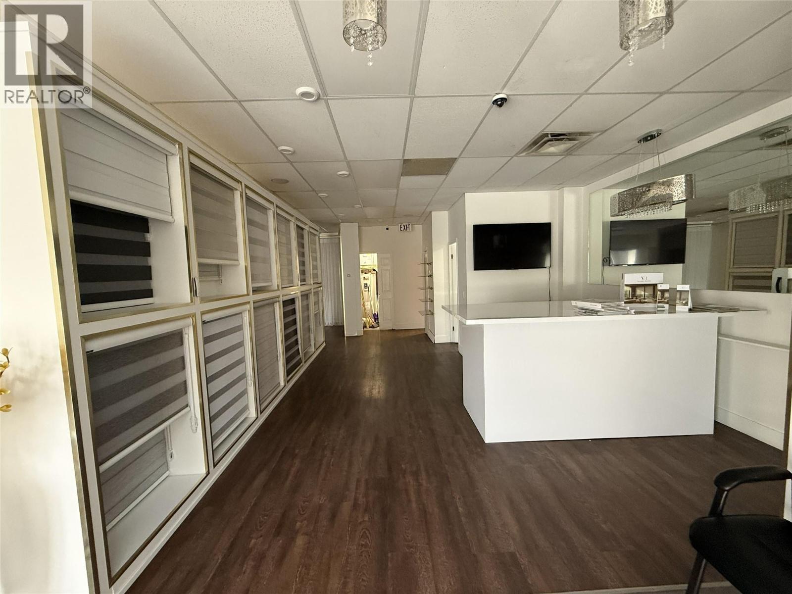  595 Lawrence Avenue, Kelowna