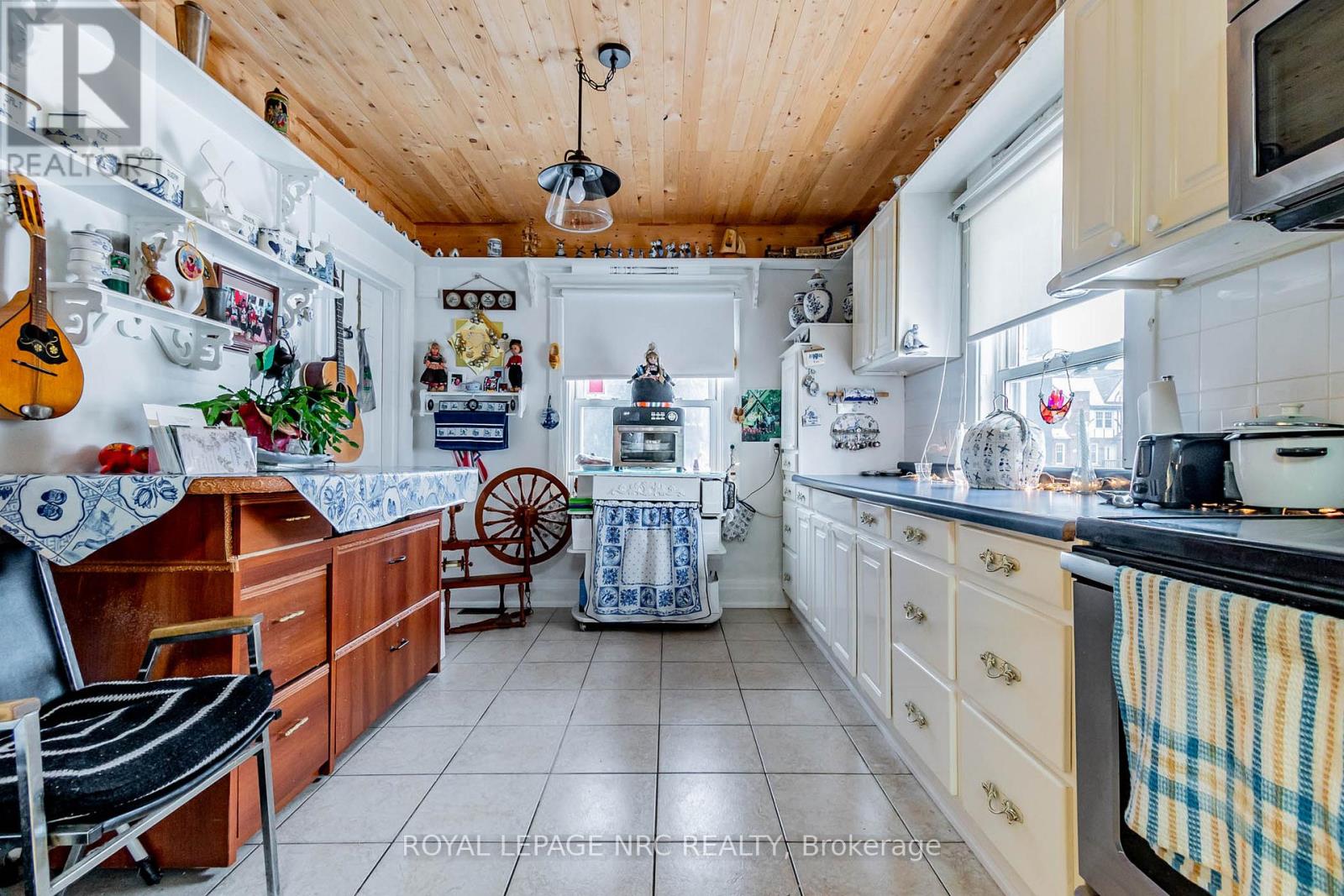 6490 THOROLD STONE ROAD - 27