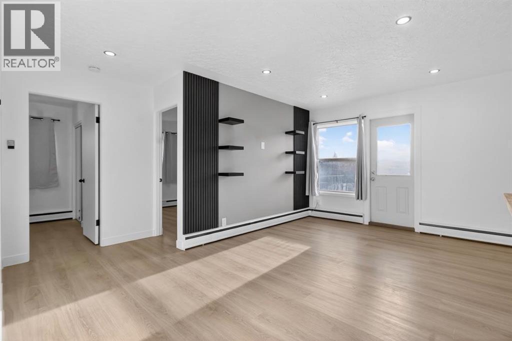 Single Family House for Sale in    Avenue NW Banff Trail Calgary 