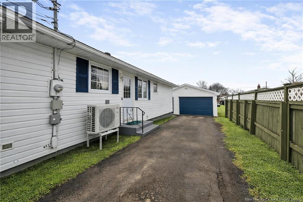 199 Cedar - Image 2