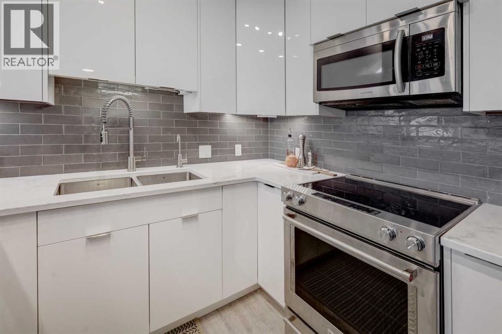 Single Family House Multi-level for Sale in    Avenue SW Bankview Calgary 