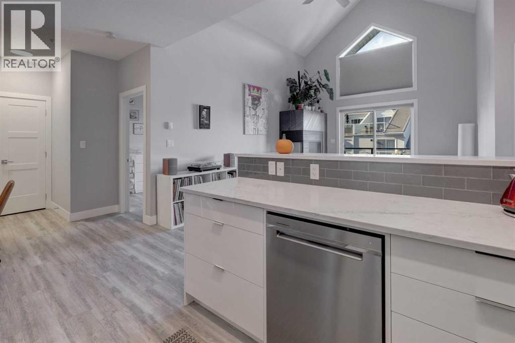 Single Family House Multi-level for Sale in    Avenue SW Bankview Calgary 