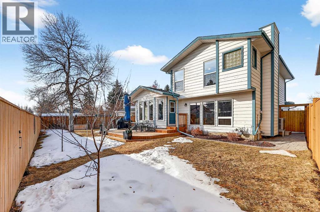 Single Family House for Sale in  Sunmills Place SE Sundance Calgary 