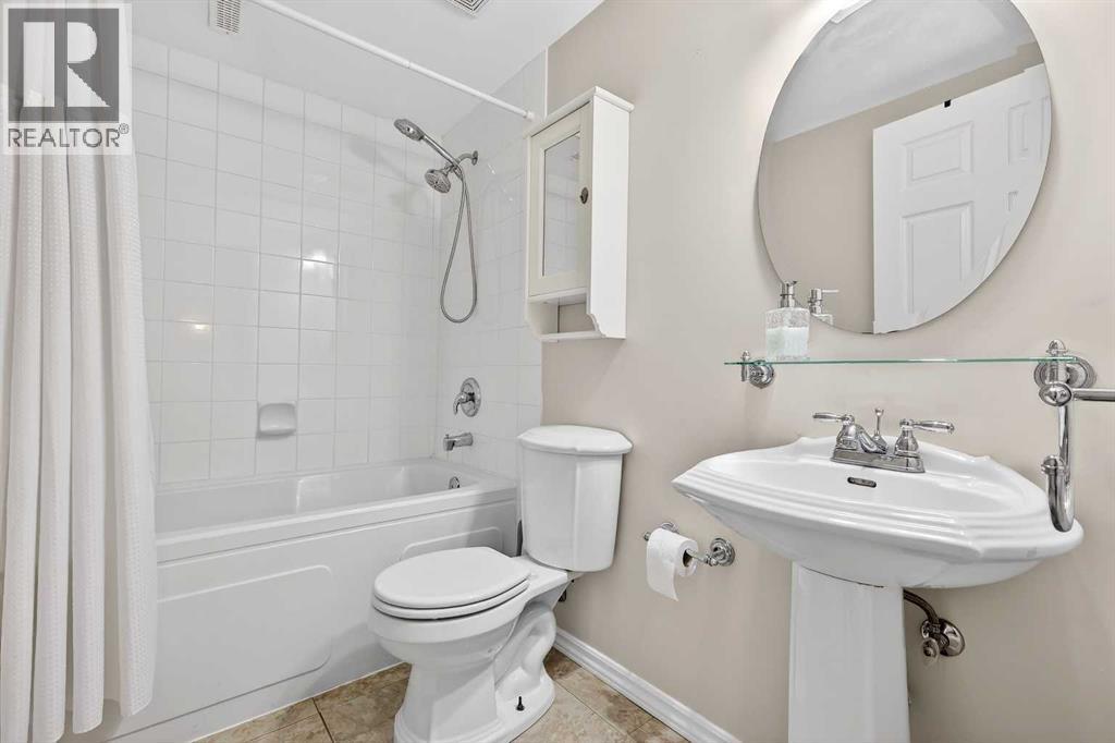 Single Family House for Sale in  Sunmills Place SE Sundance Calgary 