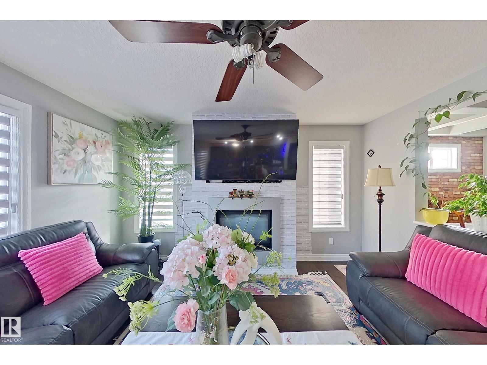 
          1743 60 ST SW SW
            <br/>
            <span>Edmonton</span>
            , 
            <span>AB</span>
             <span>T6X0W4</span>
         - Photo 22