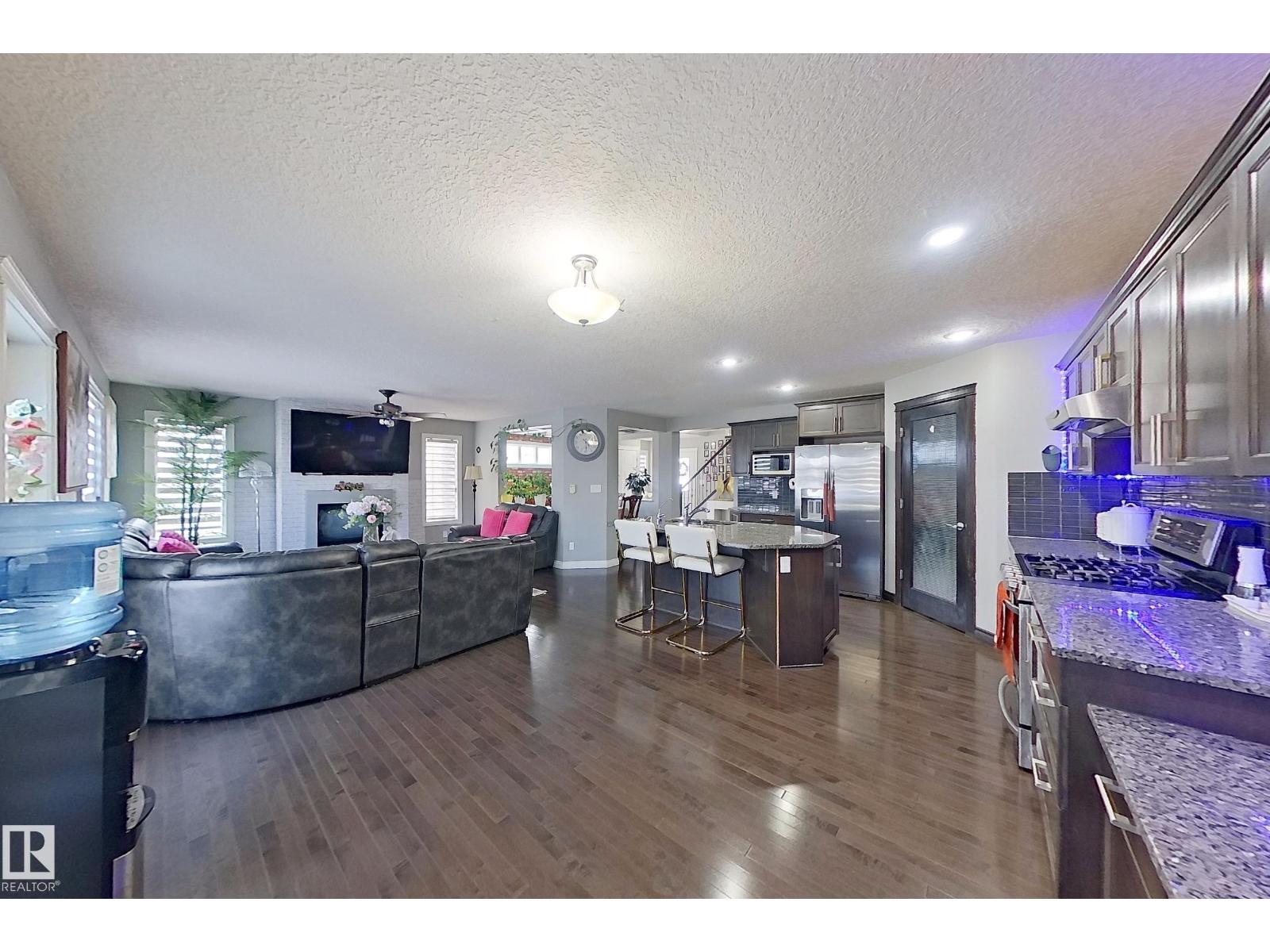 
          1743 60 ST SW SW
            <br/>
            <span>Edmonton</span>
            , 
            <span>AB</span>
             <span>T6X0W4</span>
         - Photo 19