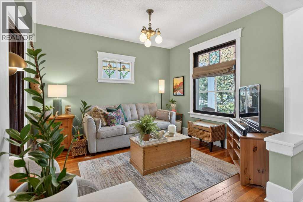 Single Family House for Sale in   Avenue SE Ramsay Calgary 