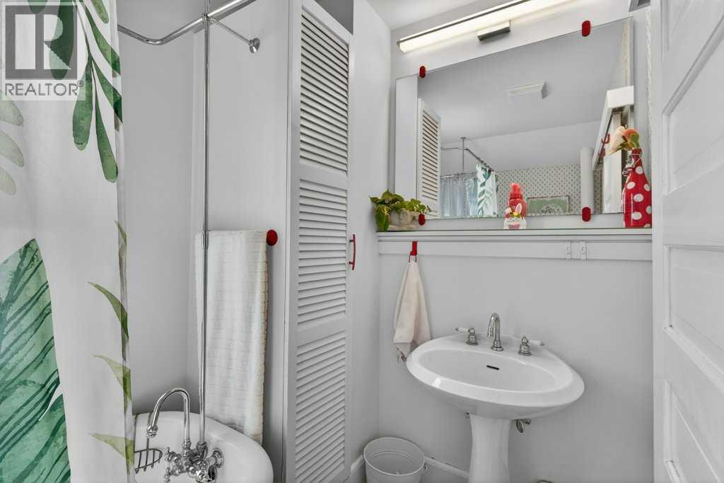 Single Family House for Sale in   Avenue SE Ramsay Calgary 