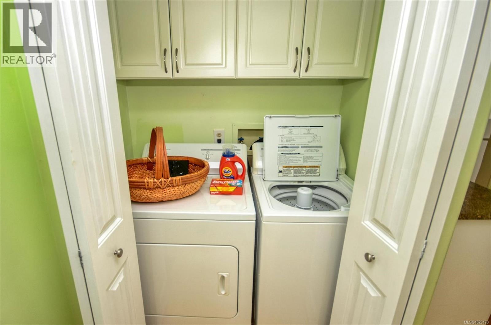  9413 Brookwood Drive, Sidney