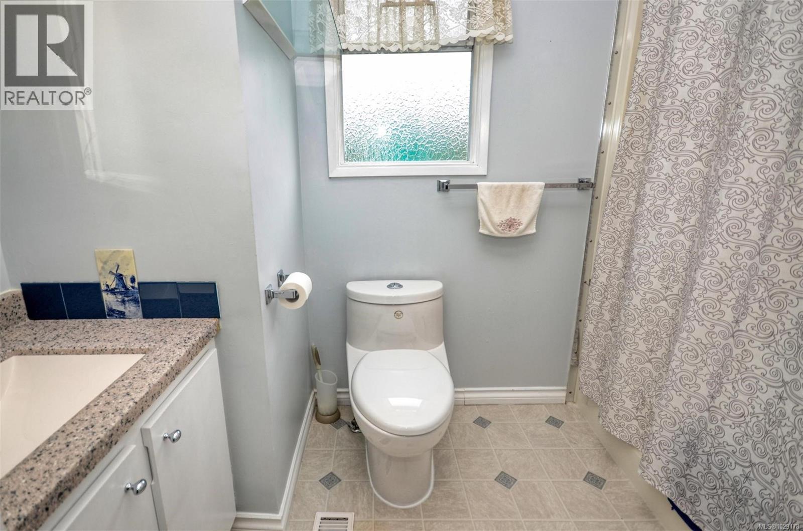  9413 Brookwood Drive, Sidney