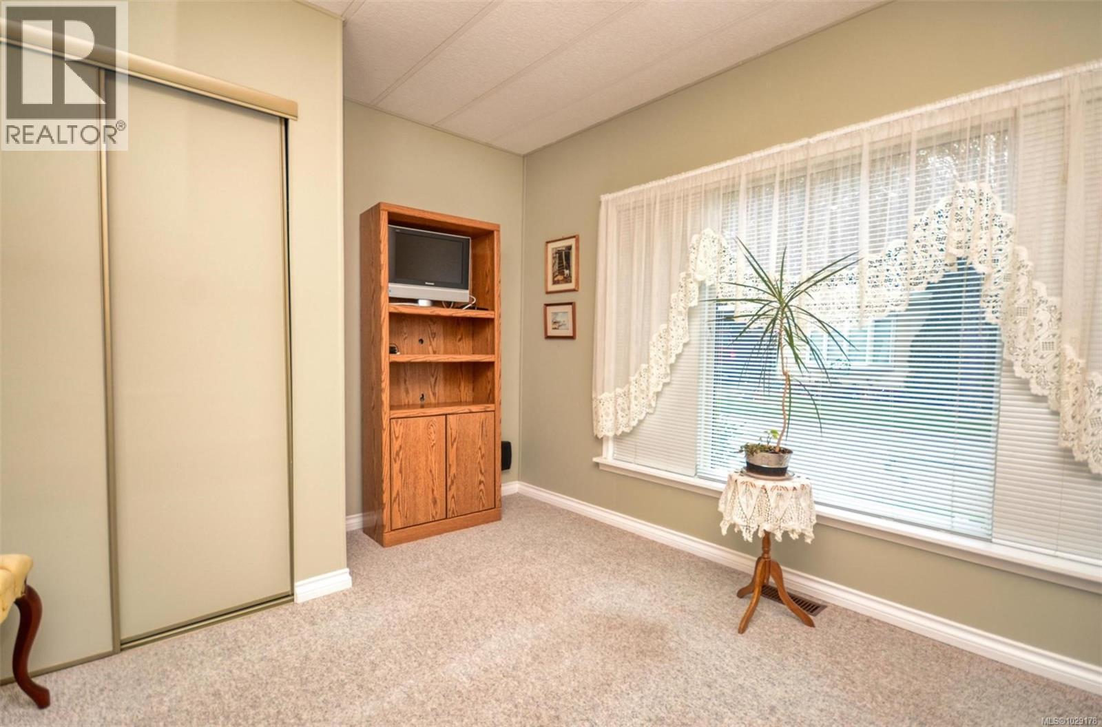  9413 Brookwood Drive, Sidney