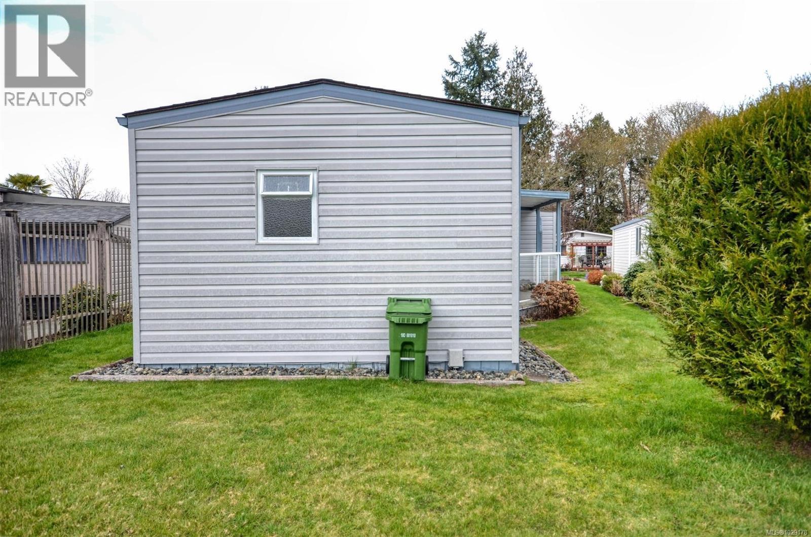  9413 Brookwood Drive, Sidney