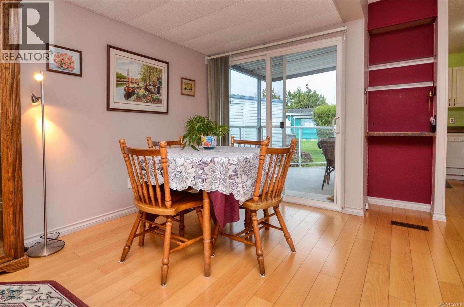  9413 Brookwood Drive, Sidney