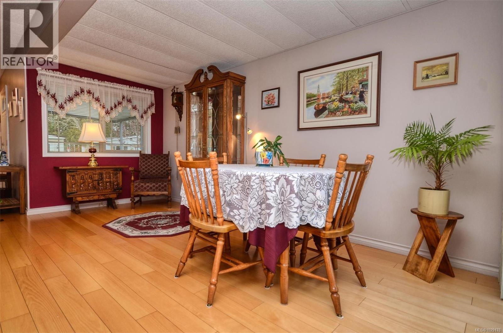  9413 Brookwood Drive, Sidney