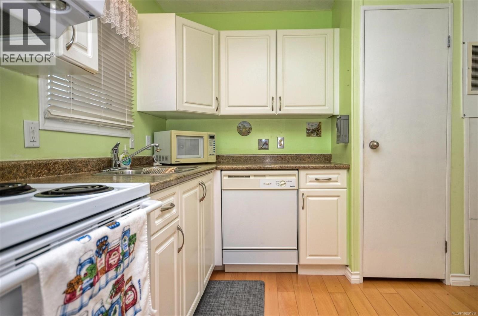  9413 Brookwood Drive, Sidney