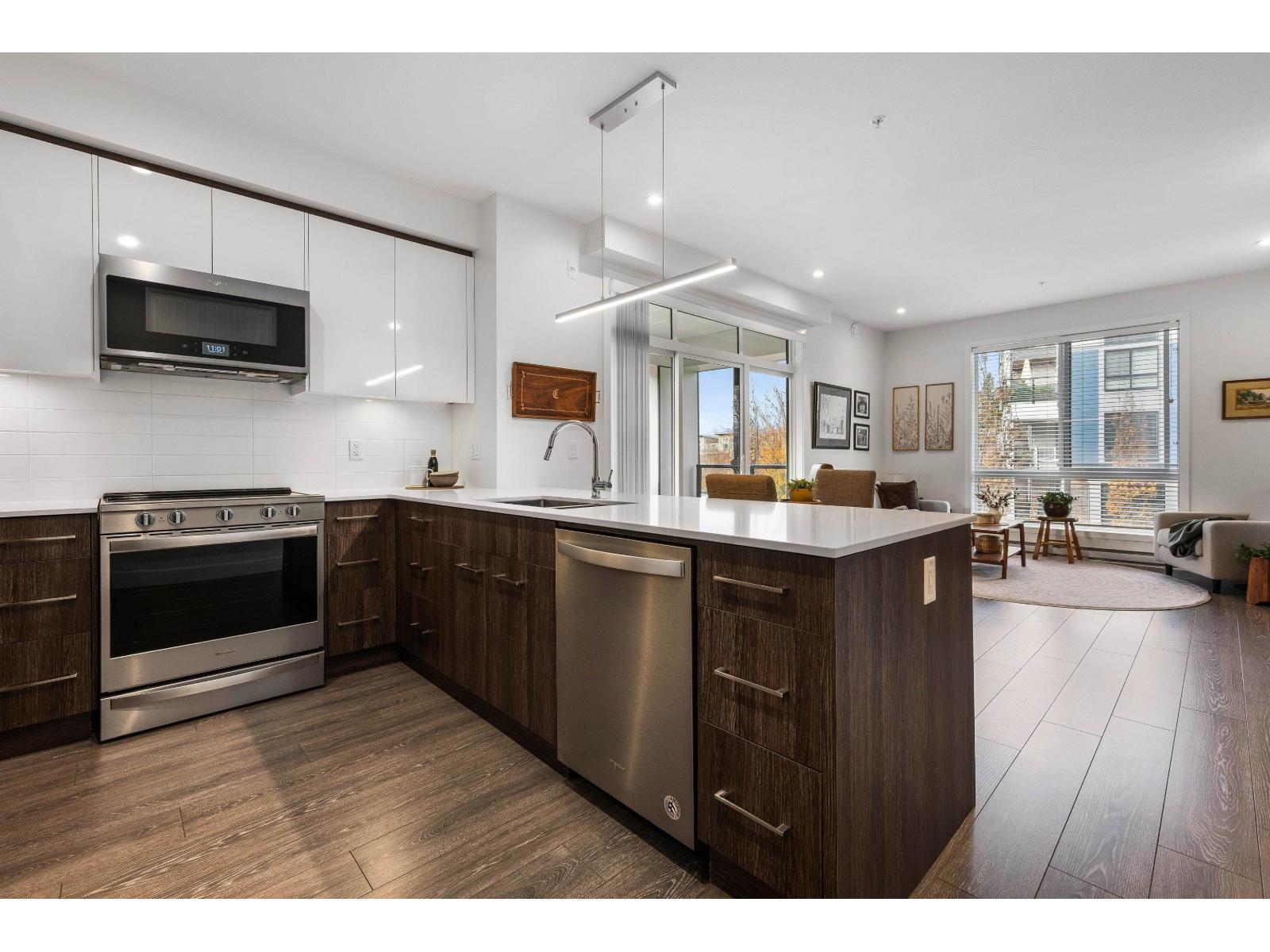 311 45510 MARKET WAY, Garrison Crossing, Chilliwack