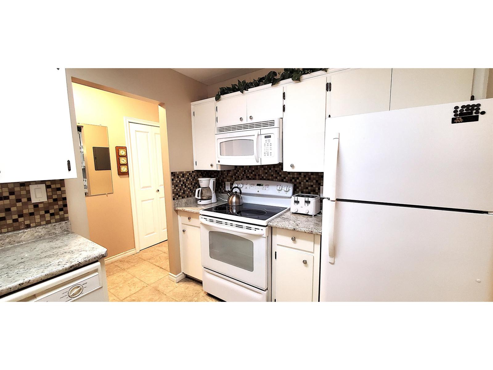 202 33464 GEORGE FERGUSON WAY, Abbotsford